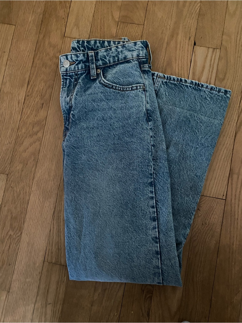 H&M Women’s low rise straight leg jeans